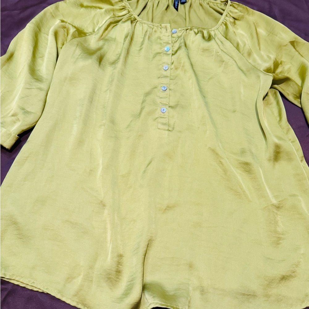 Relativity Green Ruffled Bib Collar Blouse size L